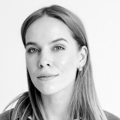 <p><strong>Patrycja Puchała, co-founder &amp; creative media director, Rozgłos</strong></p>

<p>Jest jedną ze wsp&oacute;łzałożycielek agencji mediowej Rozgłos, kt&oacute;ra rozwija się z sukcesem od 2021 roku, stawiając na rozwiązania łączące kreatywność z efektywnością mediową.</p>

<p>Patrycja Puchała w agencji zarządza obszarem PR &amp; non standard, jako uzupełnienie kompleksowego myślenia o pełnym dotarciu do odbiorc&oacute;w marek. Wierzy, że fun i odważna kreacja są niezbędne do budowania efektywnego i szerokiego zasięgu.&nbsp;</p>

<p>Mimo zaledwie kilku lat na rynku Rozgłos pracuje dla wielu uznanych marek, realizując zar&oacute;wno duże projekty z zakresu ATL i wsp&oacute;łprace niestandardowe, jak i stałe obsługi mediowe, w tym perfomance media. Puchała realizowała projekty między innymi dla marek: Revolut, Uber, HealthLabsCare i Tyskie. Rozgłos konsekwentnie rozwija się też biznesowo, a przychody agencji mediowej w 2025 roku wyniosły ponad 7 mln złotych.&nbsp;</p>

<p>Patrycja Puchała budowała doświadczenie zar&oacute;wno po stronie wydawc&oacute;w mediowych, jak i agencji PR. Wcześniej pracowała w Media Impact Polska, Tarsago Media Group i Grupie ZPR Media.</p>
